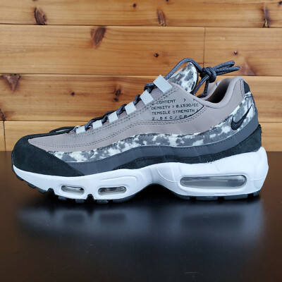 nike air max 95 trainers in white and stone