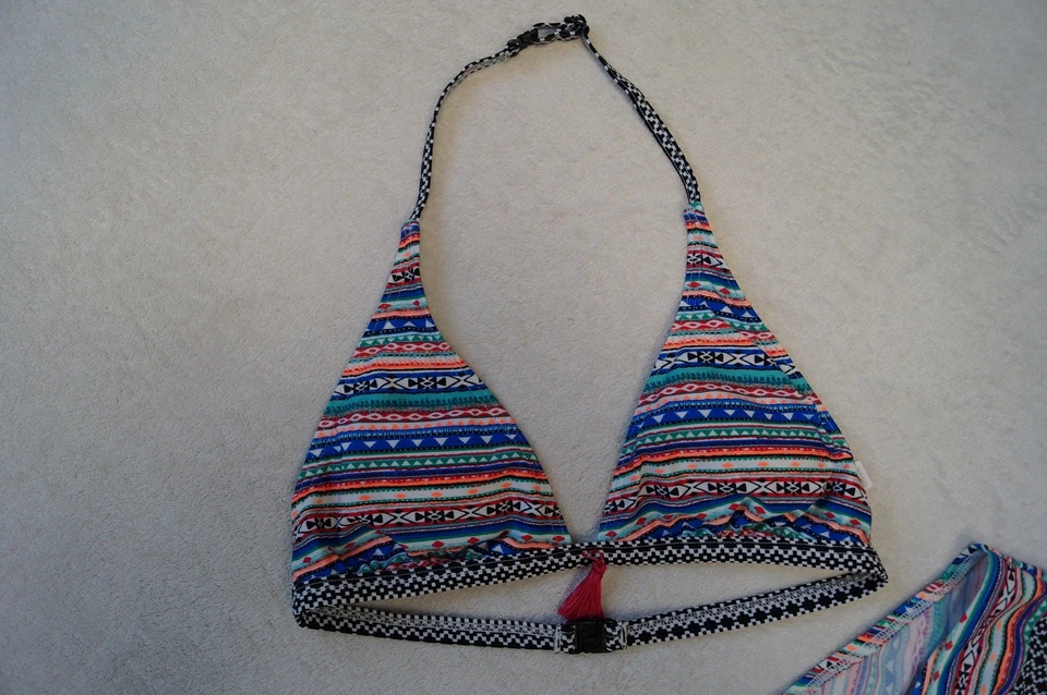 ESPRIT Mädchen Triangle  Bikini-Set  Gr.152/158, 164  UVP: 34,99 € NEU - Bild 2 von 3