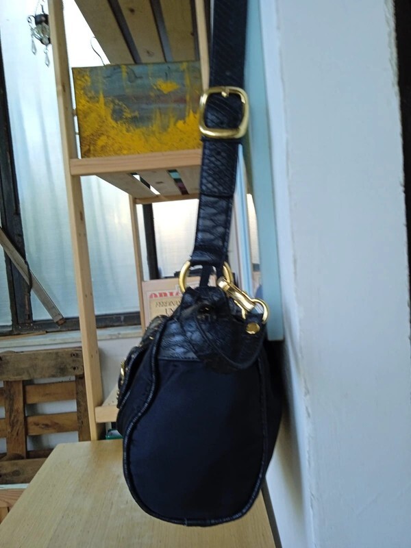 BORSA MISSONI A TRACOLLA, NERA, INSERTI ORO, MAI USATA