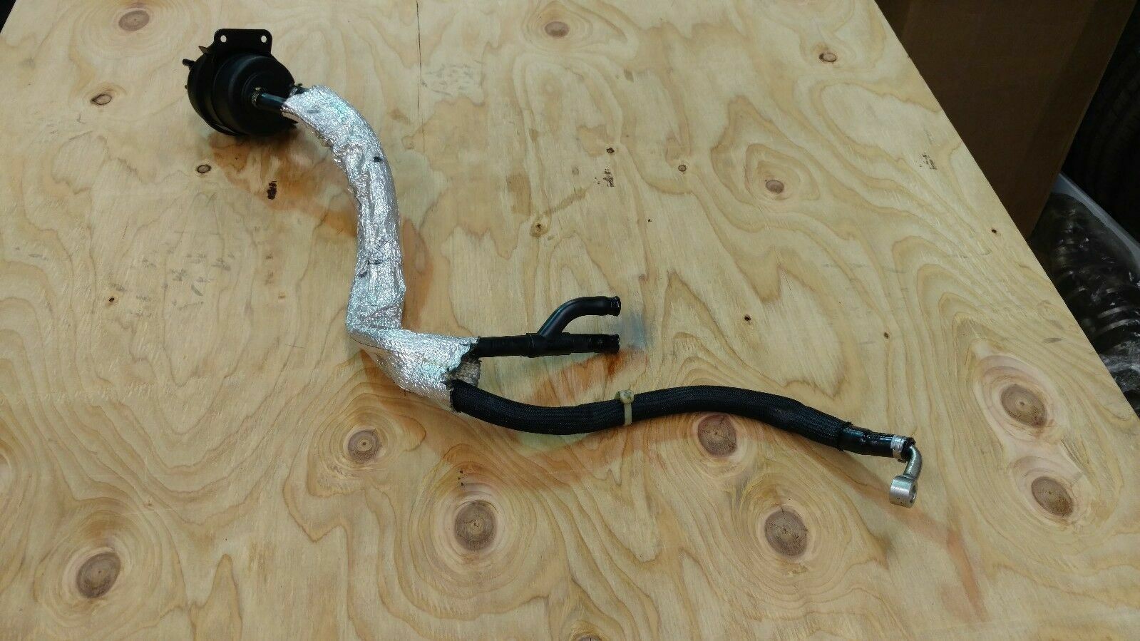 LAMBORGHINI MURCIELAGO LP640 E GEAR FLUID RESERVOIR WITH TUBE PIPE LINE OEM  