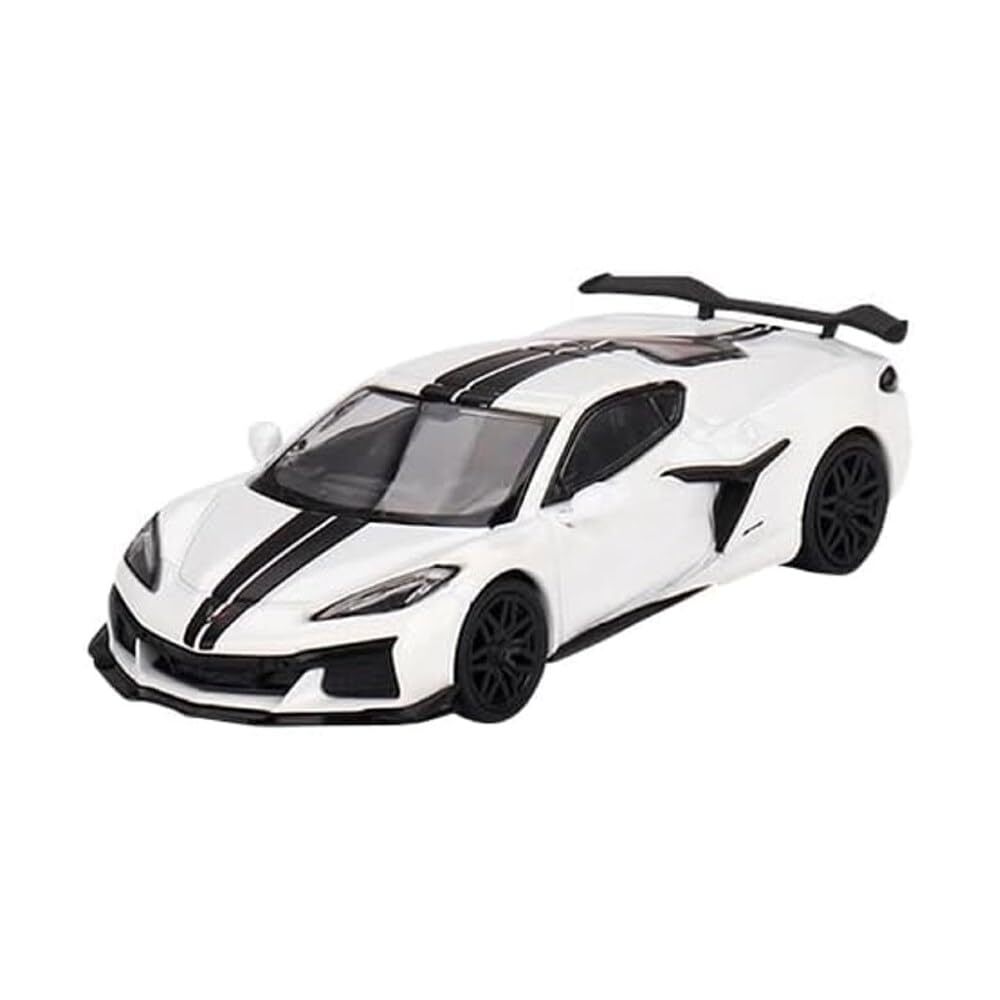 1/64 Chevrolet Corvette Z06 2023 Arttic White LHD Diecast Toy