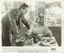 1959 Press Photo Actors Robert Young, Dorothy McGuire in "Claudia and David"