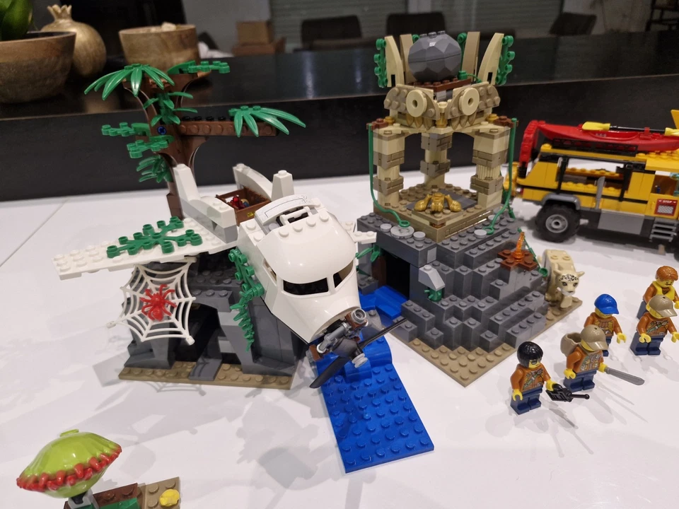 LEGO City 60161 Jungle Exploration Site, photo 2 sur 5