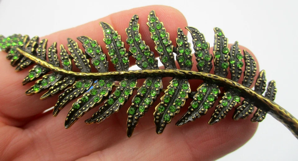 HEIDI DAUS MAIDEN FERN BROOCH with GREEN CRYSTALS RHINESTONES ~ SIGNED ~ MIB - Image 3 of 4