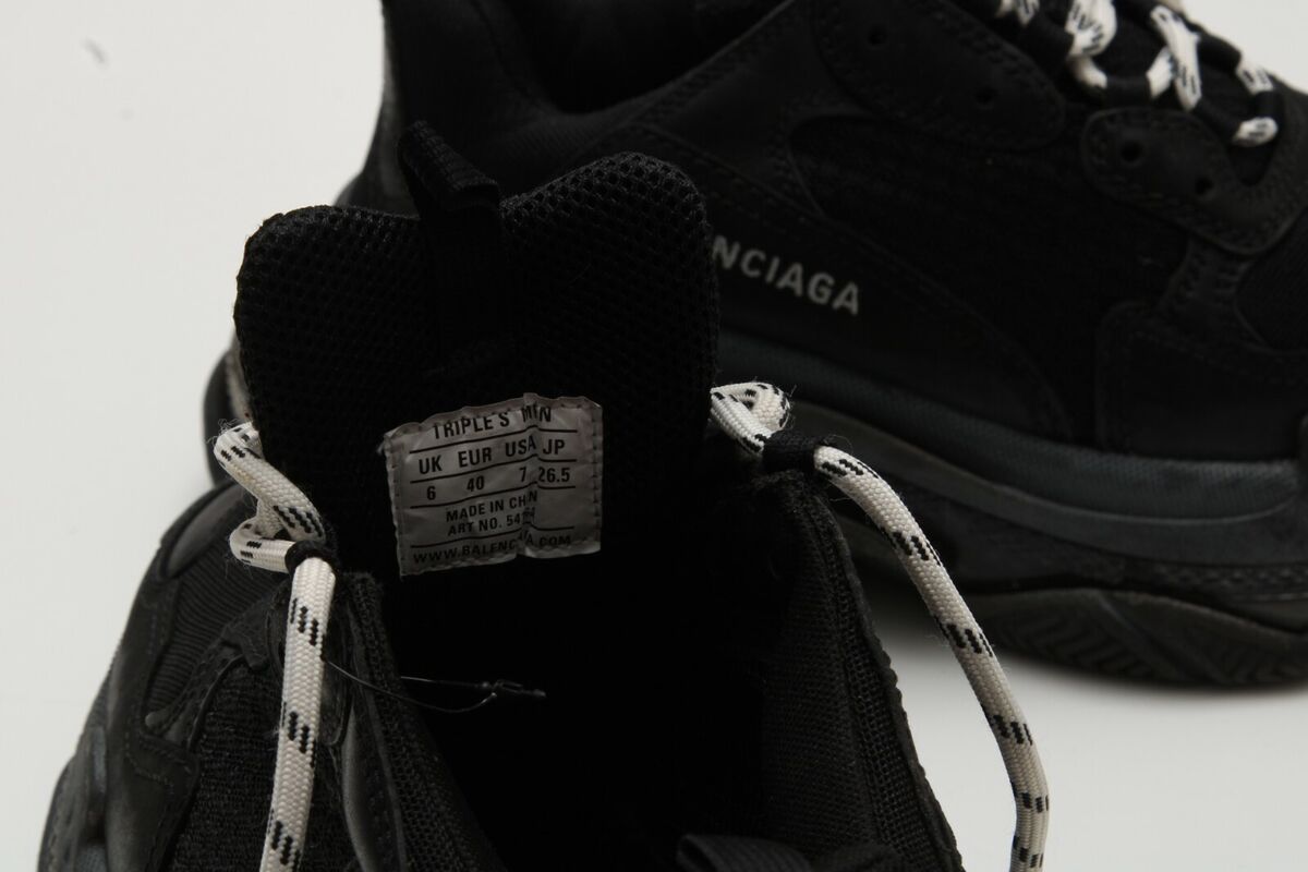 Balenciaga Mens Triple S Clear Sole in Black Size 40/US 7 | eBay Balenciaga Mens Triple S Clear Sole in Black Size 40/US 7 | eBay