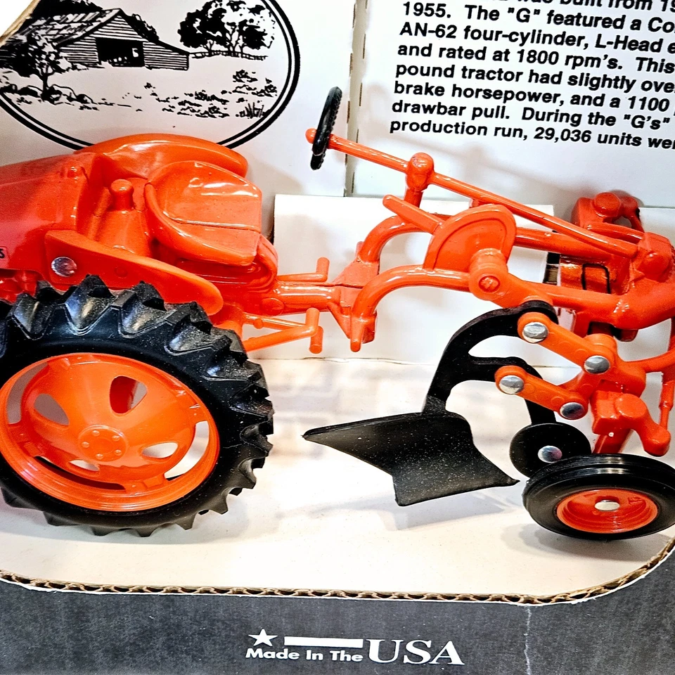 Allis Chalmers G Tractor w/ Plow Die Cast Metal 1/16 Scale Country Classics USA - Image 2 of 4