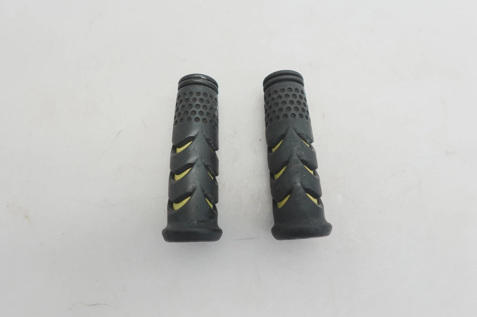 2004-2005 Sea-Doo RXP 215 OEM Handlebar Grips Black / Green 277001161