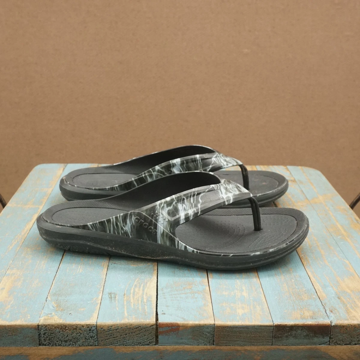 mens crocs flip flops size 11