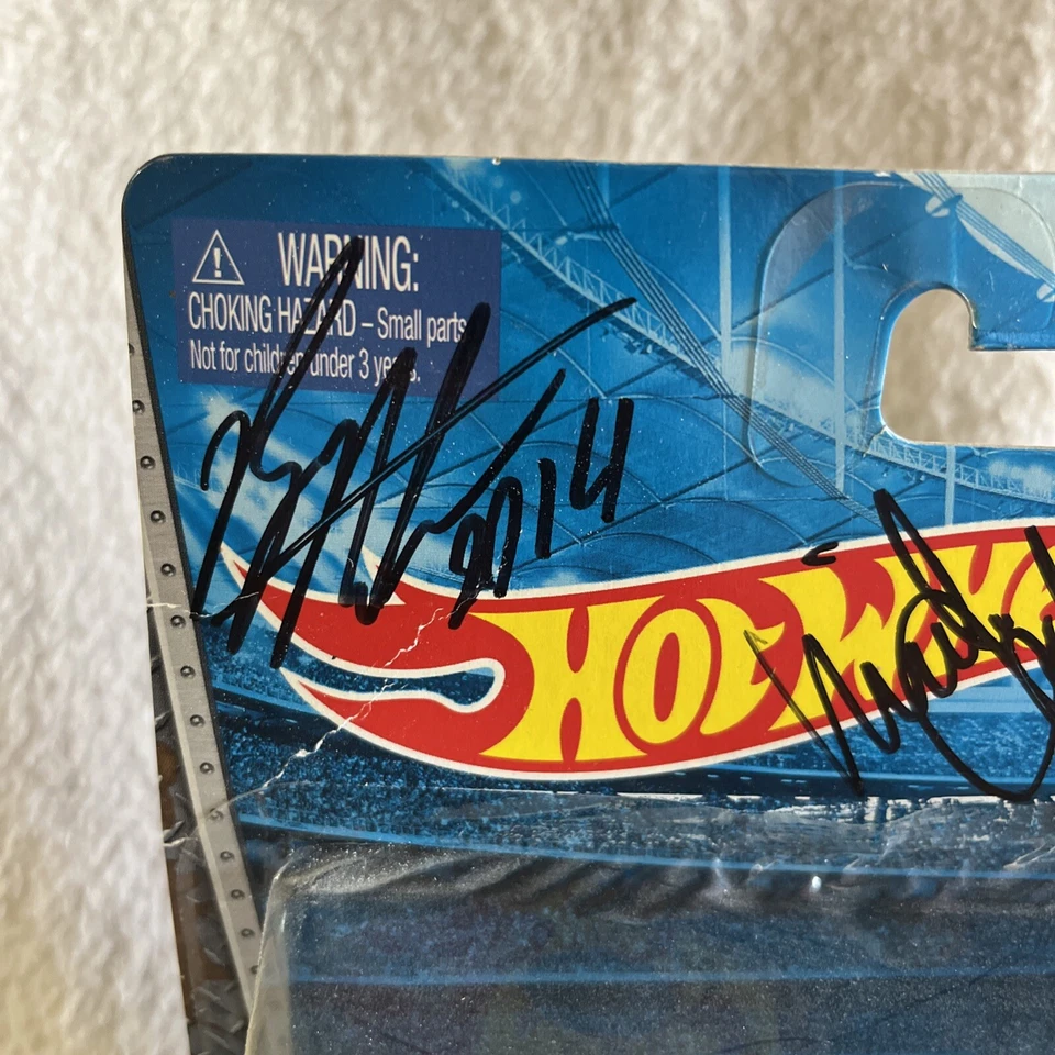 Hot Wheels Monster Jam Trucks Off Road Scooby-Doo caminhão e boneco novo 2014 assinado - Imagem 3 de 4