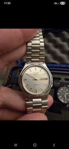 Vintage 1986 Seiko 5 Automatic 7009-3170 Day Date Silver Dial Japan Men's Watch