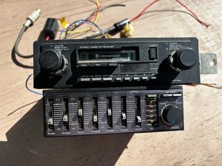 KENWOOD KRC 512 TAPE PLAYER W/ GRAPHIC EQUALIZER VINTAGE CAR STEREO