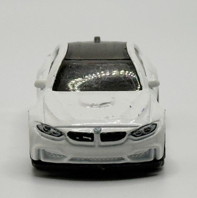 Hot Wheels BMW M4 ホワイト s-l400.jpg