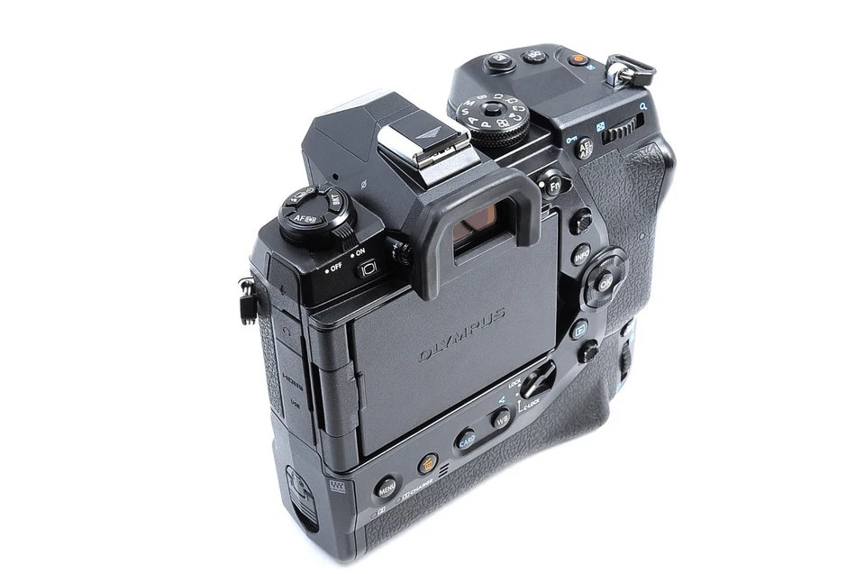 Olympus OM-D E-M1X Mirrorless Camera 20.4MP -shots 27,223 -MINT- [Extra 15%OFF] - Image 4 of 4