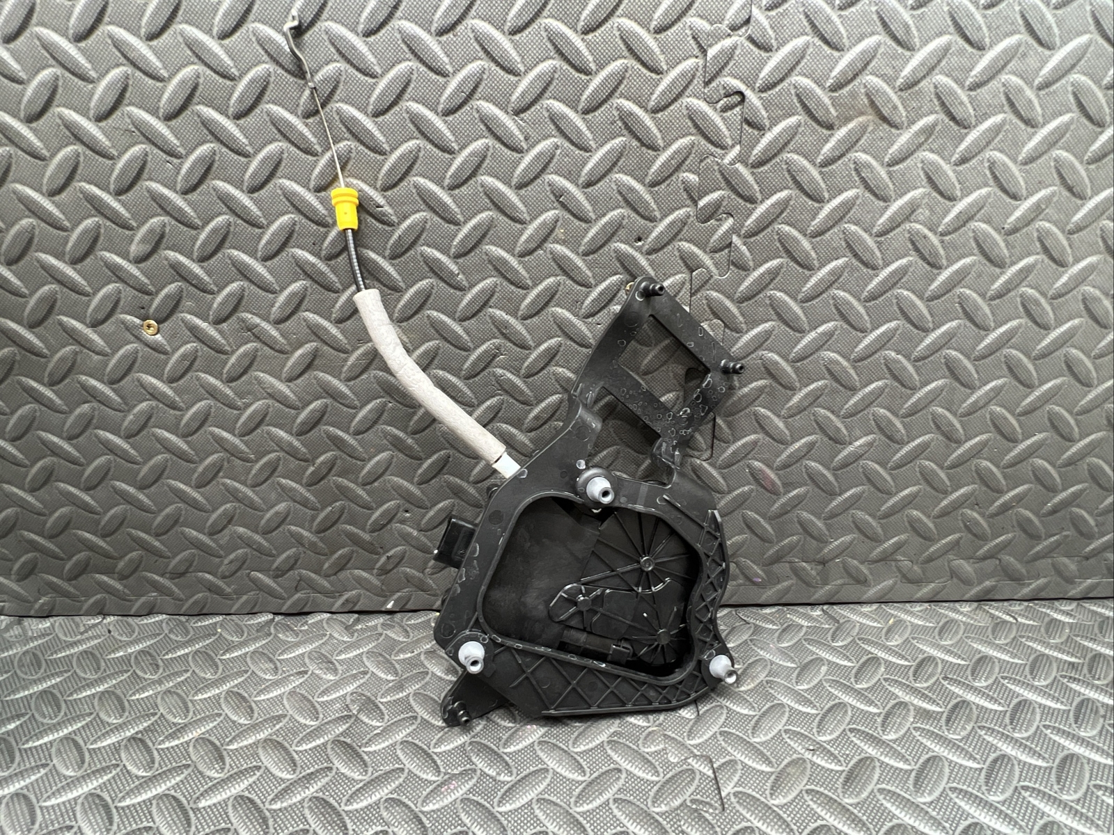 OEM 2014-2019 MASERATI GHIBLI SQ4 REAR TAILGATE TRUNK OPEN ACTUATOR