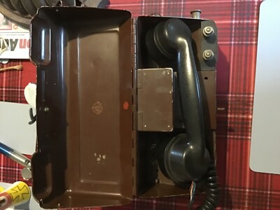 Vintage Beeston Notts England Feldtelefon c/w Batterieschacht ca. 1950-60 s as is