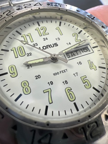 Lorus LR0246 👍Silver Tone Quartz Analog Men's Watch Sz. 7 1/4"🍺(PRE-OWND)
