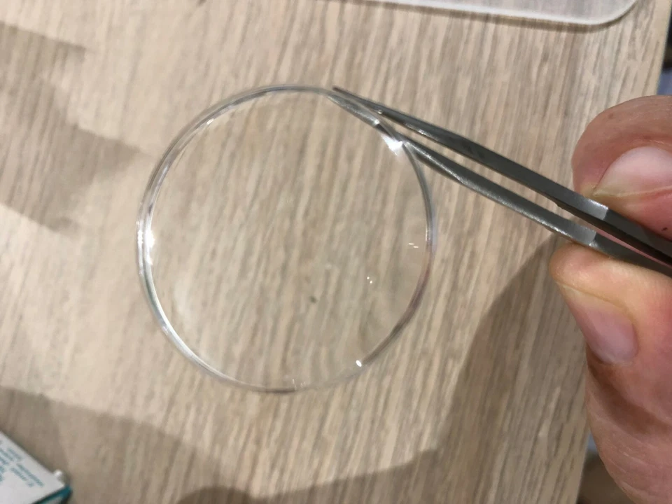 Crystal vetro pasta acrilica (a cupola) bombato da 260 mm a 348 mm x orologio - Immagine 2 di 4