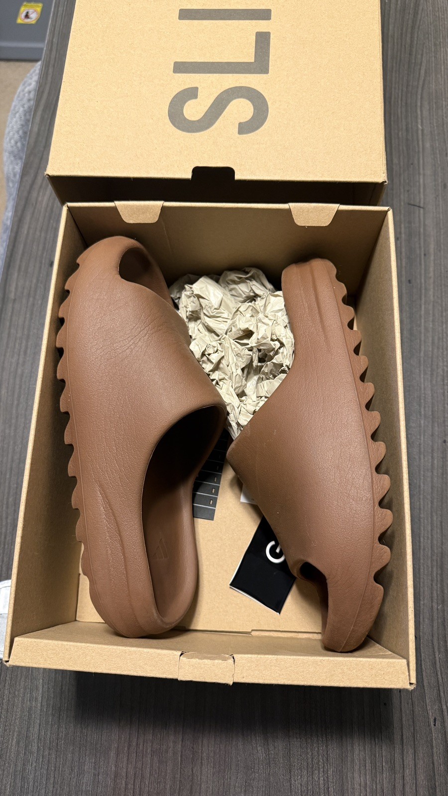Adidas Yeezy Slide Flax (FZ5896) Men's Size 10 Pre owned With Box - Great Condt