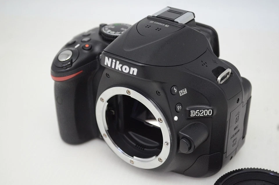 [3,390 shots] Nikon D5200 24.1MP Digital SLR Camera Black Body Only #251107b - Image 2 of 4