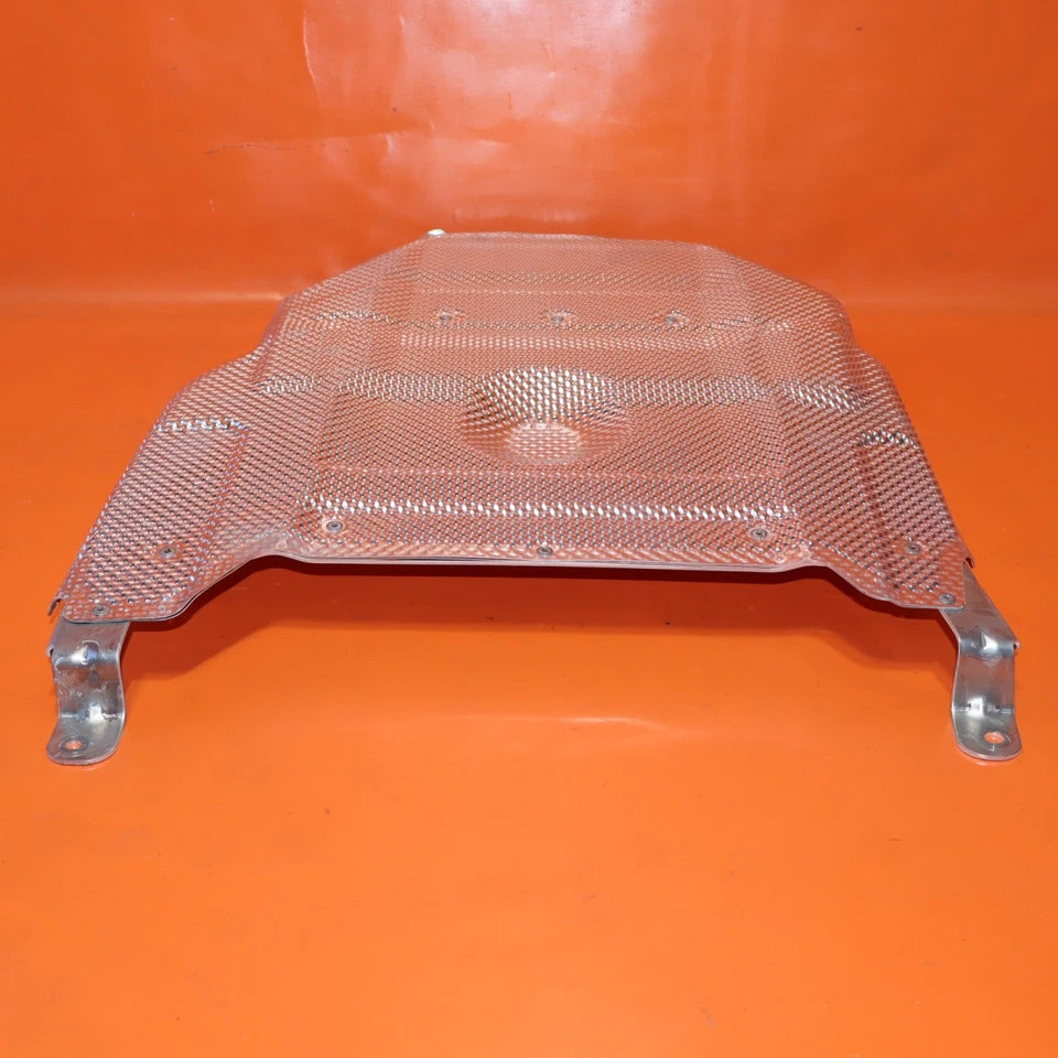 Escudo térmico de válvula de motor AUDI S8 A8 2020 2021 2022 2023 0P2103097C FABRICANTE DE EQUIPAMENTO ORIGINAL - Imagem 2 de 4