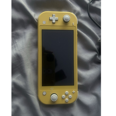-READ DISC- Nintendo Switch Lite Yellow Console Bundle with Charger & Case