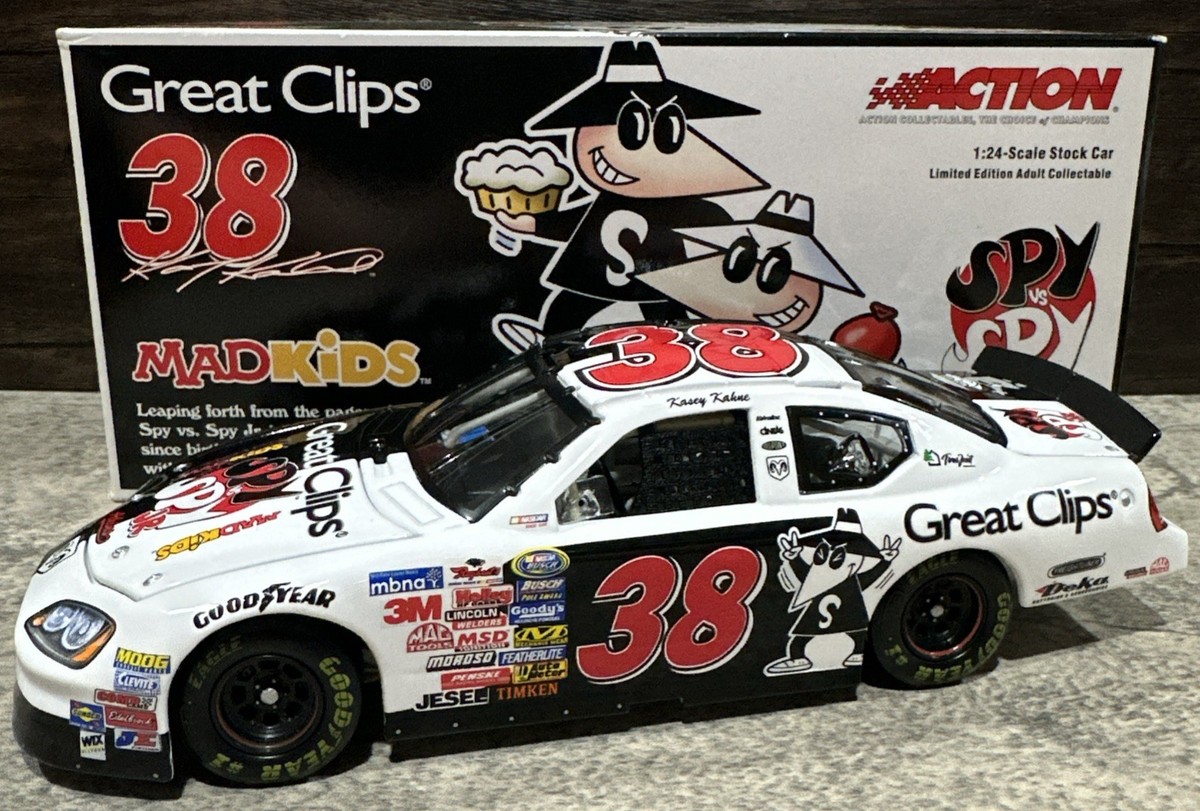 2005 Kasey Kahne #38 Great Clips Spy vs. Spy Mad Kids 1/24 Action