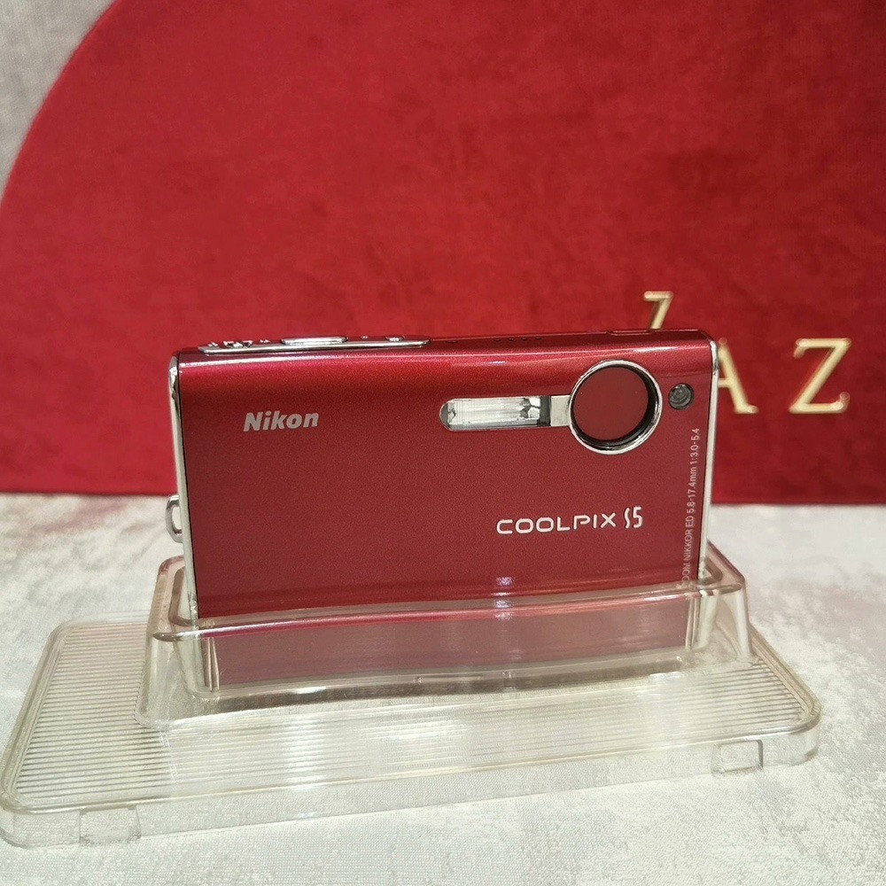 Nikon COOLPIX S5 CCD Vintage Digital Camera 6.0MP 3x Optical Zoom