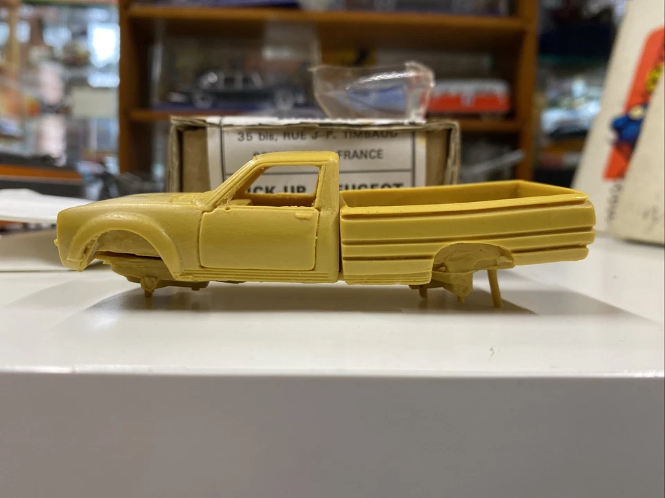 Kit à Monter complet résine PROTO 1/43 - PEUGEOT 504 Pick-up DANGEL - Photo 4/4