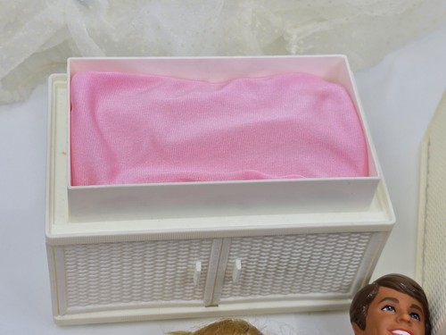 Heart Family 4 Dolls + Nursery Playset Furniture Mattel Vintage 1984 LOT Babies - Picture 10 of 12
