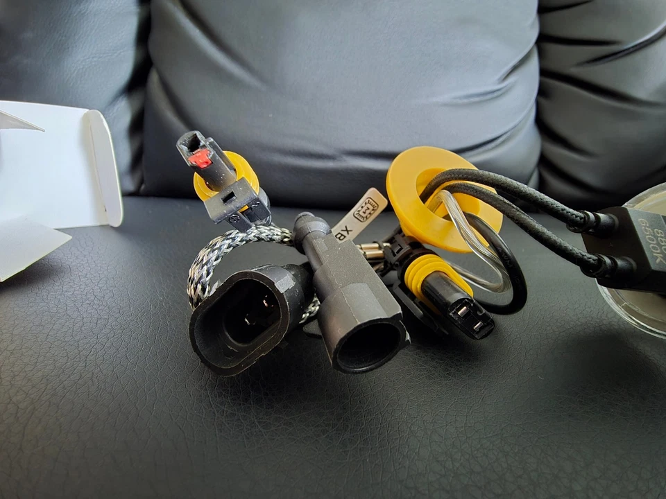 Morimoto XB 880 B611 6500K HID Bulb (one pair ) See Description - Image 4 of 4