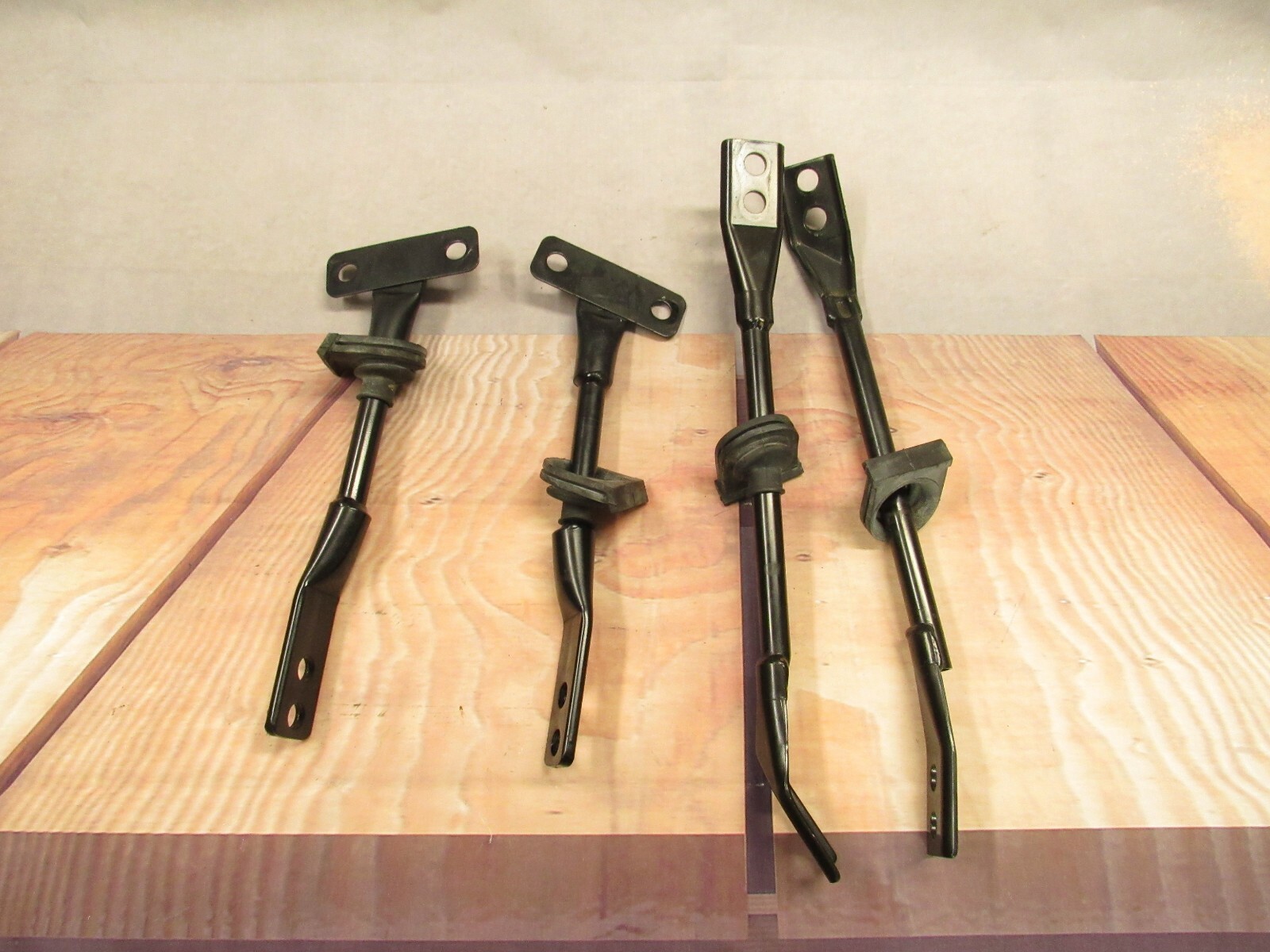 20042007 X350 Jaguar XJ8strut tower front engine bay support bracket