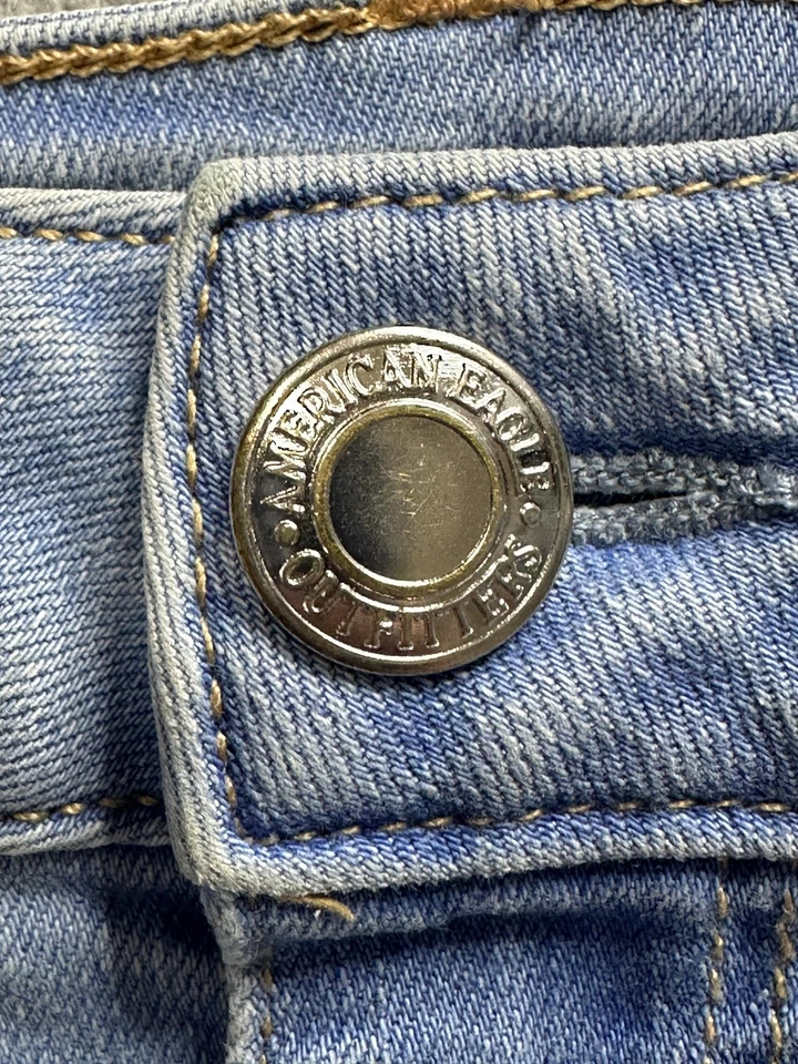 American Eagle Shorts Womens Large Blue Denim Shortie Distressed Raw Hem Summer - Image 4 of 4