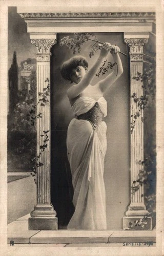 WOMEN'S POSTCARD
