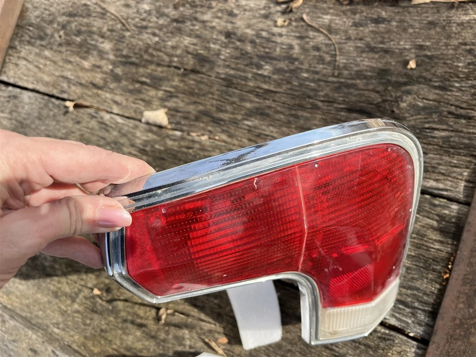 Luz trasera derecha Plymouth Cricket 1974 1975 OEM 74 75 Foto 4 de 4