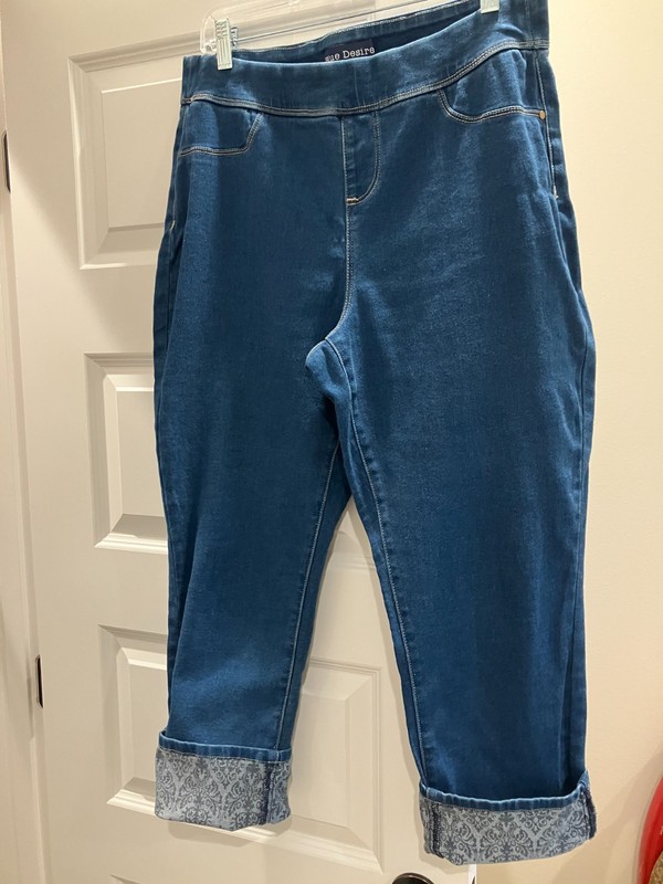 Blue Desire Ladies' Capris; Size L