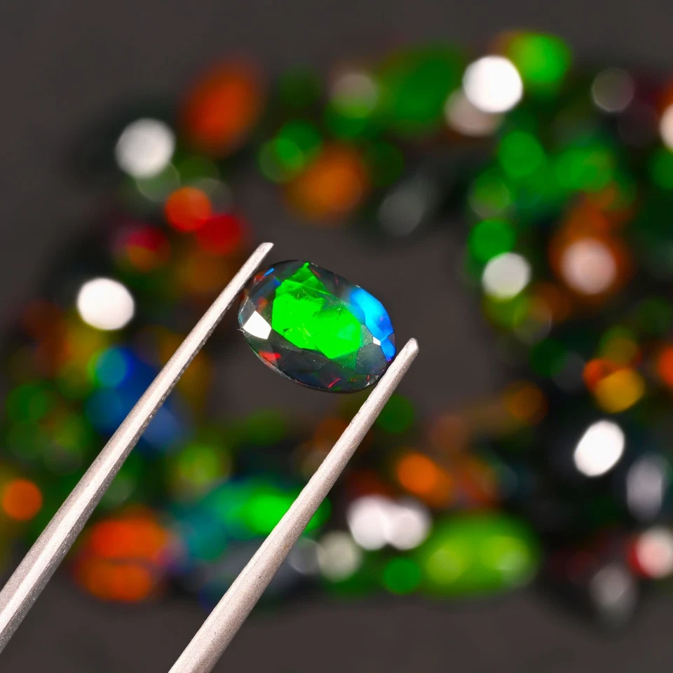 Lote facetado de ópalo negro, AAA+ corte ópalo natural ópalo etíope forma de mezcla Foto 2 de 4