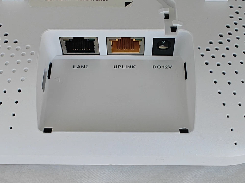Zyxel NWA220AX-6E, WiFi 6E Router, Access Point, 5GHz, 6GHz, PoE, MU-MIMO - Image 4 of 4
