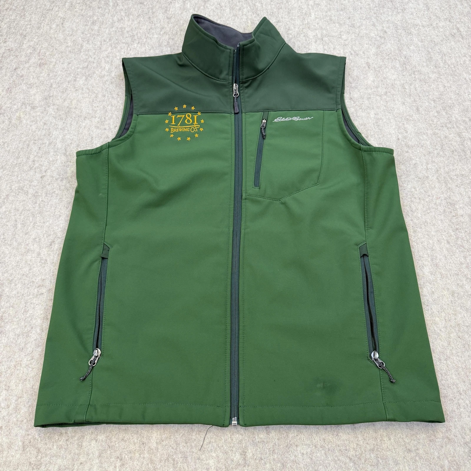 Eddie Bauer Vest Mens Medium Green Softshell Fleece 1781 Brewing Co Beer Zip