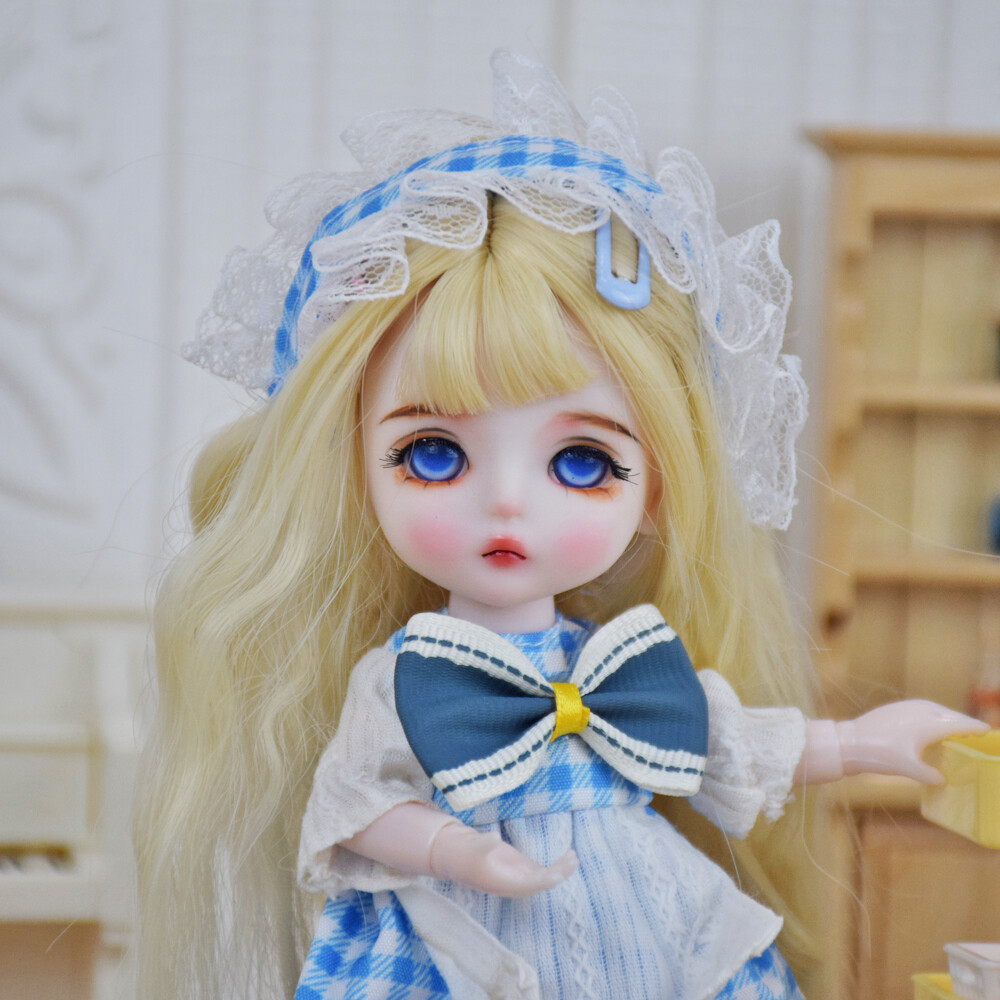 1/8 BJD Doll 16cm Ball Jointed Girl Blue Plaid Dress Shoes 1/8 BJD Doll 16cm Ball Jointed Girl Blue Plaid Dress Shoes