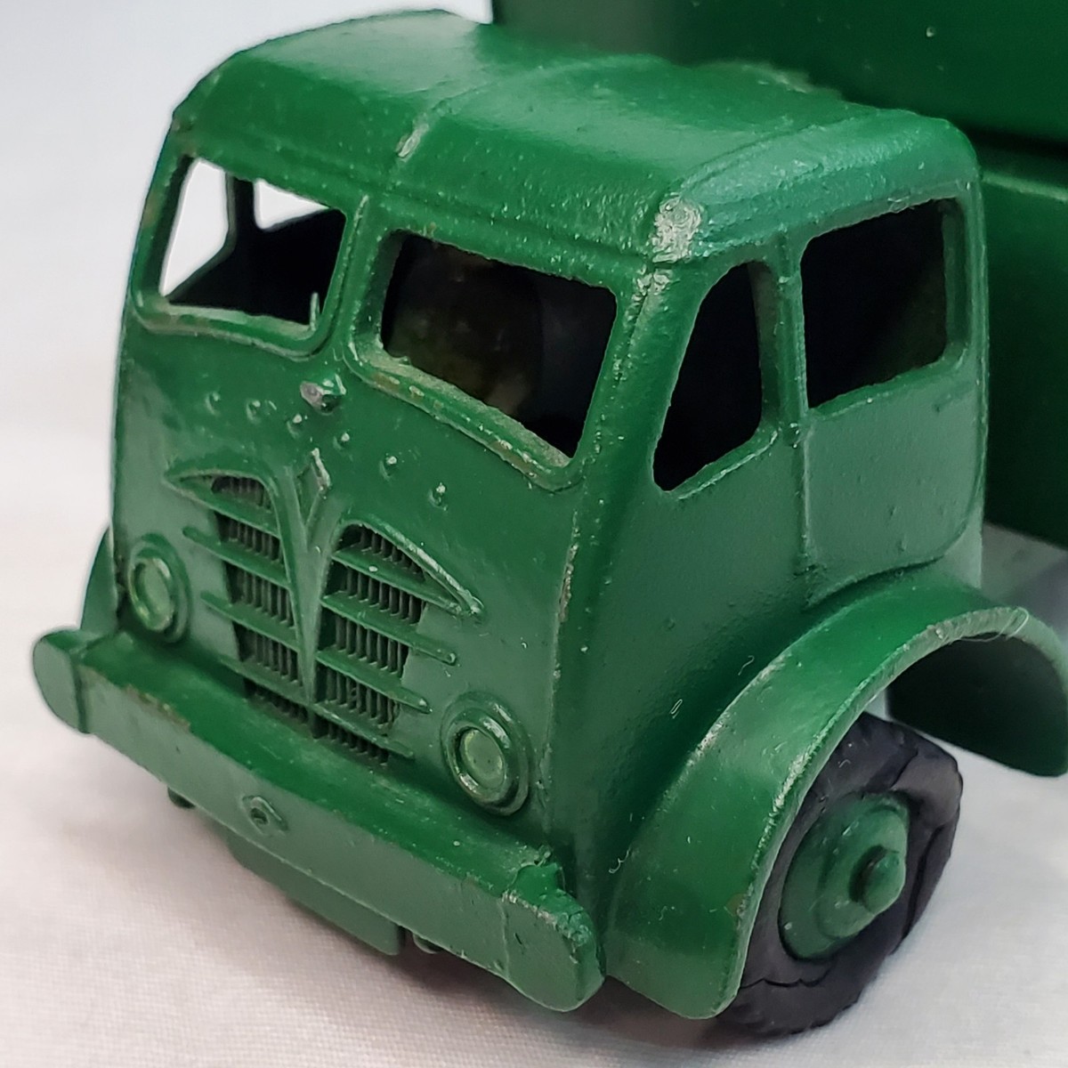DINKY SUPERTOYS #622 10-TON ARMY TRUCK & 7 Crew Meccano England
