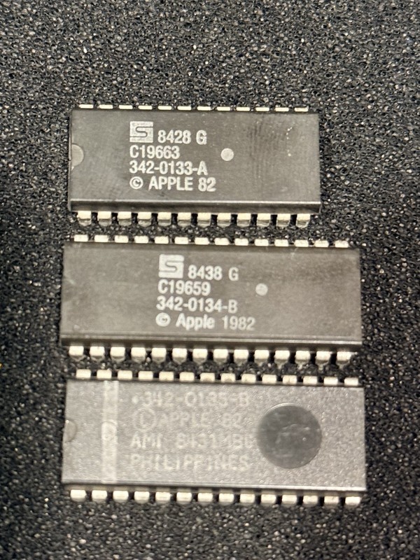 Apple IIe OEM ROM Chip Set CD EF Video ROM 342-0133-A 342-0134-B 342-0135-B