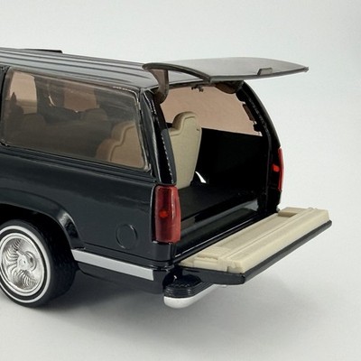 ULTRA RARE Sunnyside 1:24 Scale Black 1993 Chevy Suburban Lowrider
