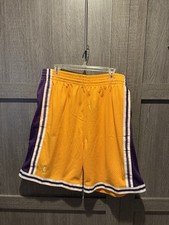 Mitchell  Ness Men  s 1XLB Los Angeles Lakers 96-97 Gold Purple Shorts NWT