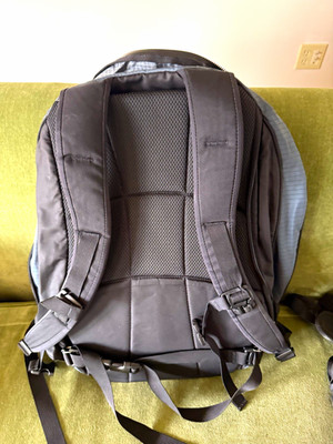 Tom Bihn Synik 30 Backpack 30L Midnight Blue Halcyon Zip 8+ Pockets