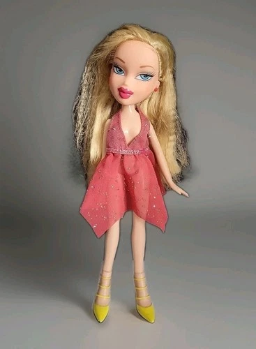 2001 Bratz - Feelin Pretty Cloe Doll. Redressed. 10"