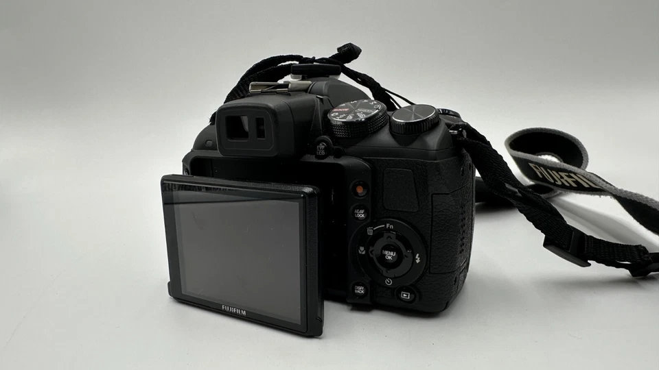 FUJIFILM Finepix HS28 EXR Camera - Bild 2 von 4