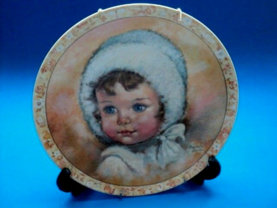 Charlotte Becker- Becker Baby Series '' Snow Puff '' 1st Issue Collector Plate 
