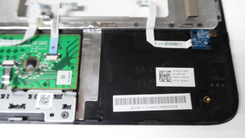 Dell Mini 1090 - Reposamanos con panel táctil y botones / 9J8XY 09J8XY Foto 3 de 4