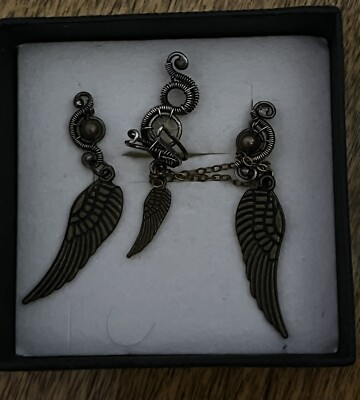 cuff earring Set Design Wings For Both Ears Pierced And Cuff.