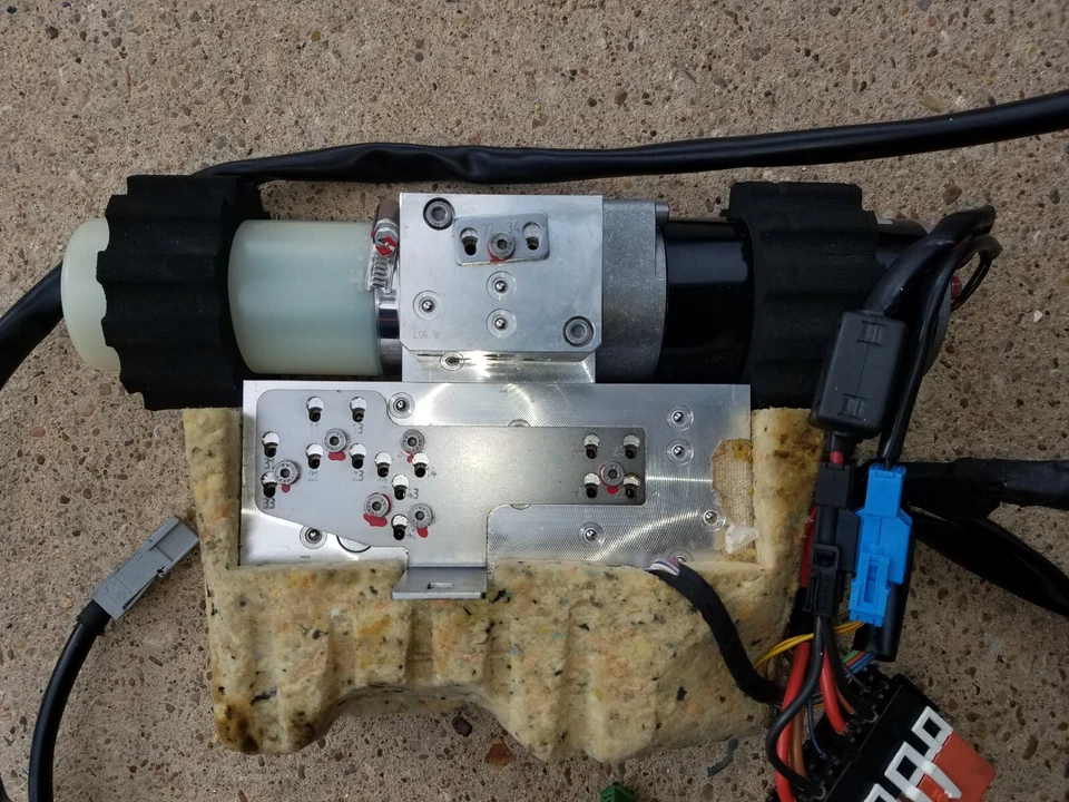 2007 TO 2013 BMW 335I 328i XDRIVE M3 CONVERTIBLE ROOF TOP HYDRAULIC PUMP MOTOR - Image 2 of 4